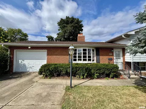 146 Holden Ter, Macomb, IL 61455 photo 2