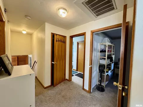 146 Holden Ter, Macomb, IL 61455 photo 24