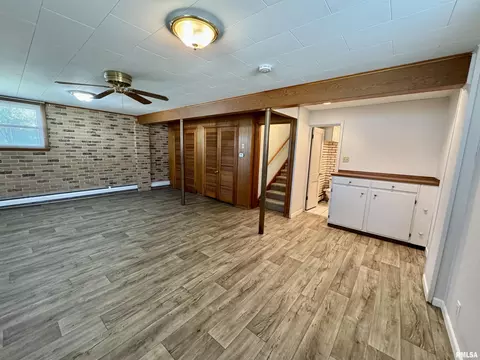 146 Holden Ter, Macomb, IL 61455 photo 31