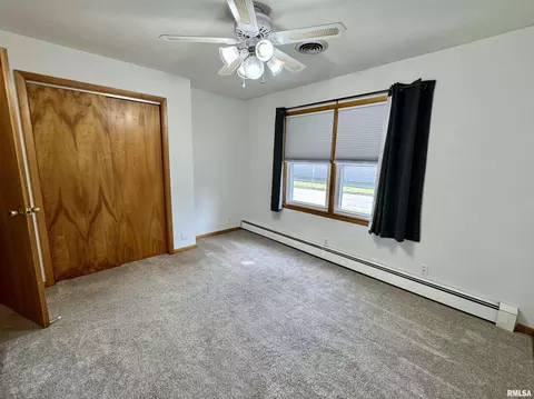146 Holden Ter, Macomb, IL 61455 photo 23