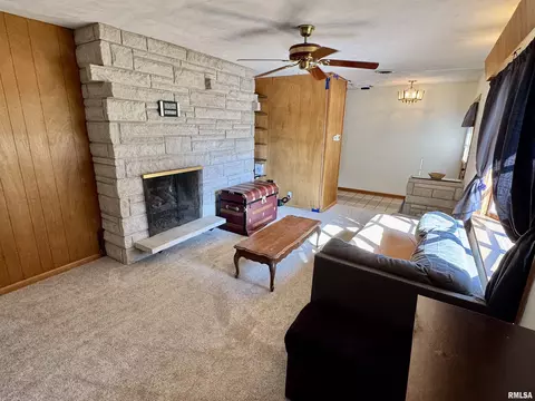 146 Holden Ter, Macomb, IL 61455 photo 7