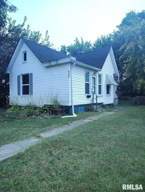 620 E Ash St, Canton, IL 61520