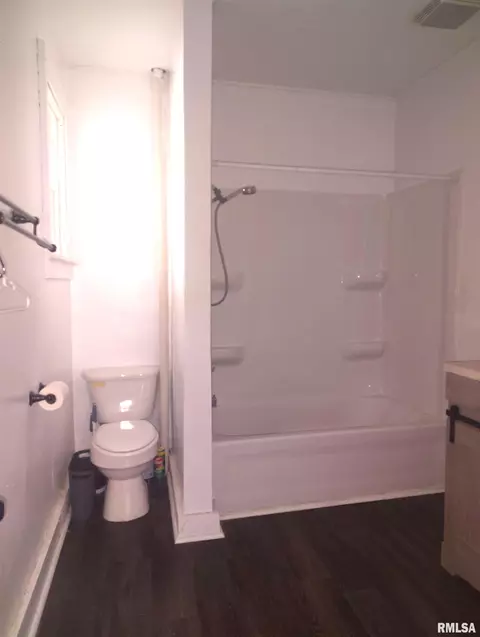 Bath - 620 E Ash St, Canton, IL 61520 photo 2 of 2