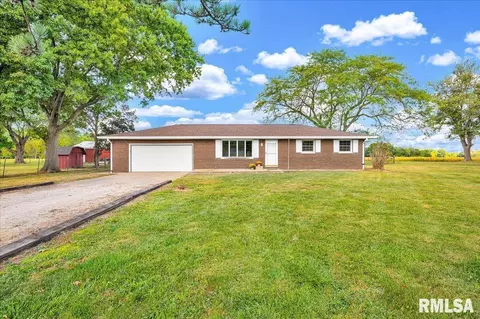 242 Zimmerman Rd, Metamora, IL 61548