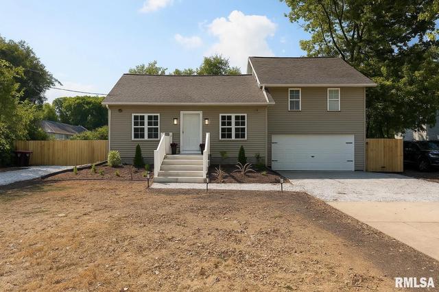 6227 N Sheridan Rd, Peoria, IL 61614