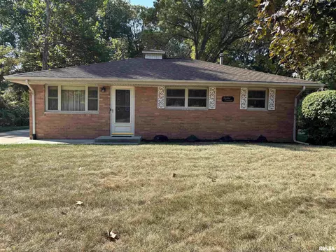 1914 W White Oak Dr, Peoria, IL 61614