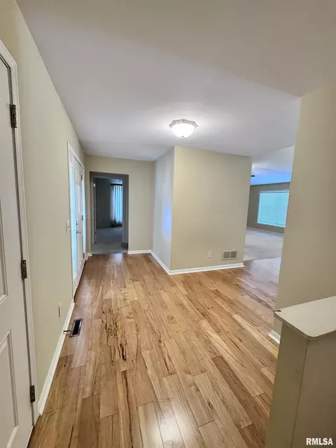 1306 Grand Ave, Macomb, IL 61455 photo 4