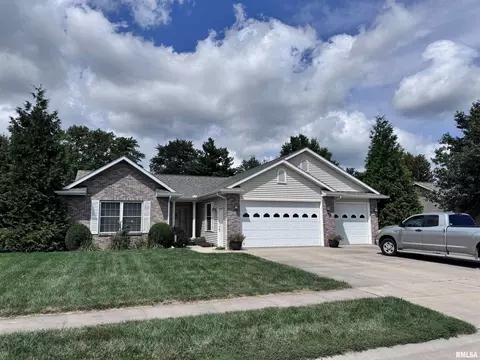 1306 Grand Ave, Macomb, IL 61455