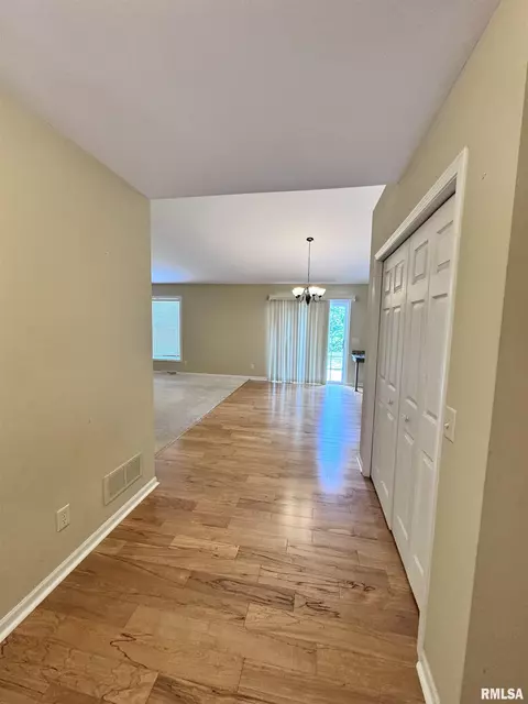 1306 Grand Ave, Macomb, IL 61455 photo 5