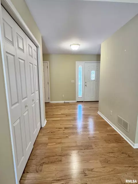 1306 Grand Ave, Macomb, IL 61455 photo 2