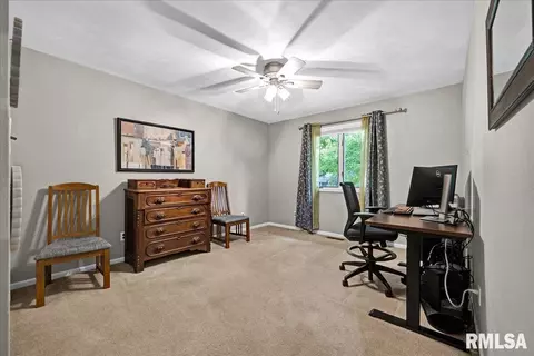 Bedroom - 306 Arbor Vitae Dr, Germantown Hills, IL 61548 photo 4 of 6