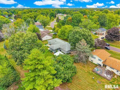 View/Area - 306 Arbor Vitae Dr, Germantown Hills, IL 61548 photo 2 of 7