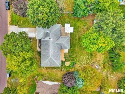 View/Area - 306 Arbor Vitae Dr, Germantown Hills, IL 61548 photo 7 of 7