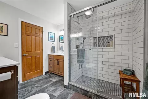 Bath - 306 Arbor Vitae Dr, Germantown Hills, IL 61548 photo 1 of 6