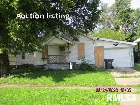 807 S 13th St, Pekin, IL 61554