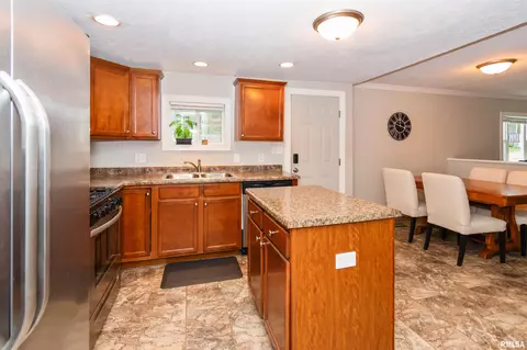 Kitchen - 207 Packard St, Bloomington, IL 61701 photo 4 of 4