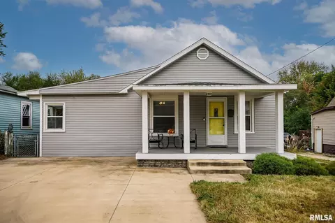 1107 Mechanic St, Pekin, IL 61554