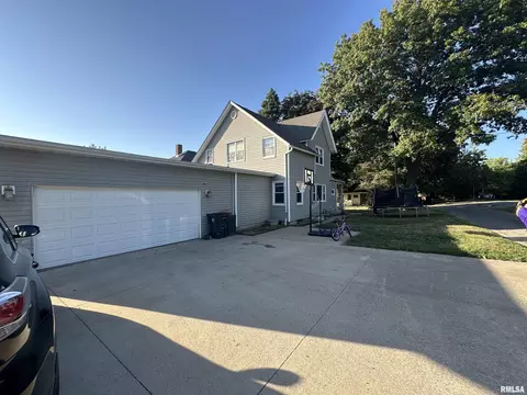 362 E Ash St, Canton, IL 61520