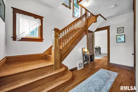 801 W 3rd St, Delavan, IL 61734 photo 3