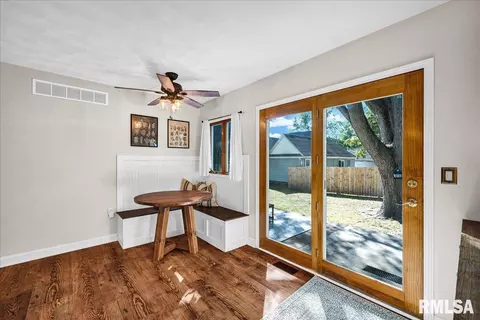 801 W 3rd St, Delavan, IL 61734 photo 17