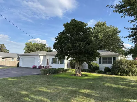 542 W Maple St, Oneida, IL 61467