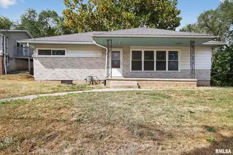 5801 S Jefferson St, Bartonville, IL 61607