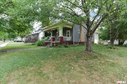 412 Elm St, Delavan, IL 61734 photo 3