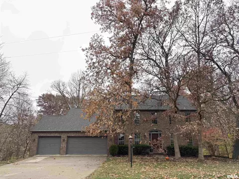 213 E South Lakeview Dr, East Peoria, IL 61611