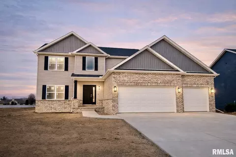 1610 Rustic Oak Dr, Washington, IL 61571