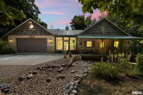 1522 Woodland Knolls Rd, Metamora, IL 61548