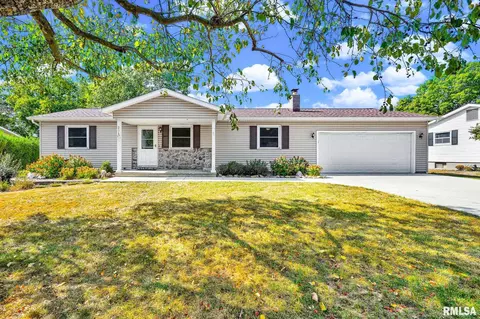 201 Olga St, Roanoke, IL 61561
