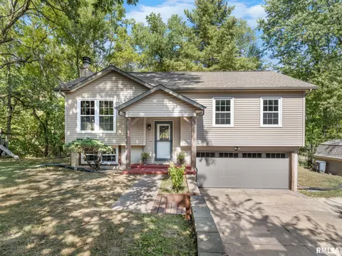 1513 Bloomington Rd, East Peoria, IL 61611