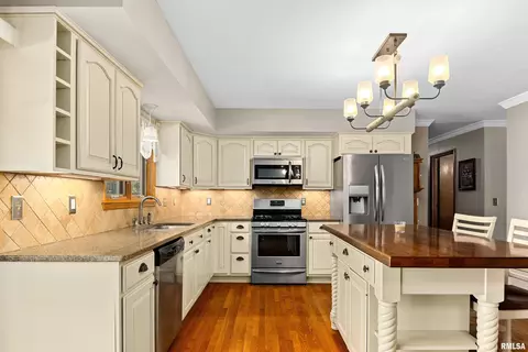 327 Arbor Vitae Dr, Germantown Hills, IL 61548 photo 11