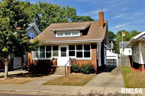 809 W Eleanor Pl, Peoria, IL 61604