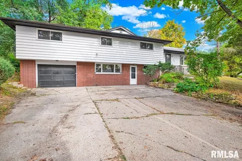 3808 N Walround Ln, Peoria, IL 61615