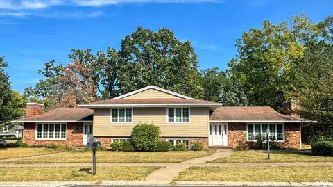7416-7418 N Patton Ln, Peoria, IL 61614
