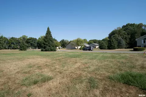 409 W Lake Camelot Dr, Mapleton, IL 61547 photo 2