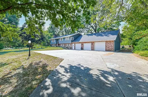 15325 N River Beach Dr, Chillicothe, IL 61523