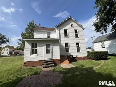 552 E Locust St, Canton, IL 61520 photo 2