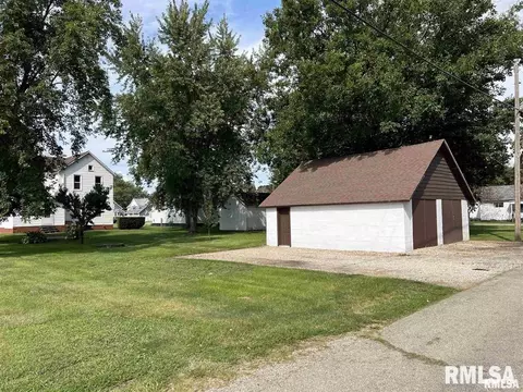 552 E Locust St, Canton, IL 61520 photo 5