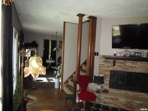 916 E Jackson St, Cuba, IL 61427 photo 7