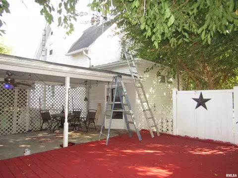 916 E Jackson St, Cuba, IL 61427 photo 3