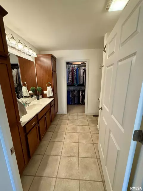 Other - 1601 Greenview Dr, Eureka, IL 61530 photo 4 of 5