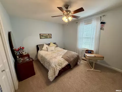 Bedroom - 1601 Greenview Dr, Eureka, IL 61530 photo 7 of 9
