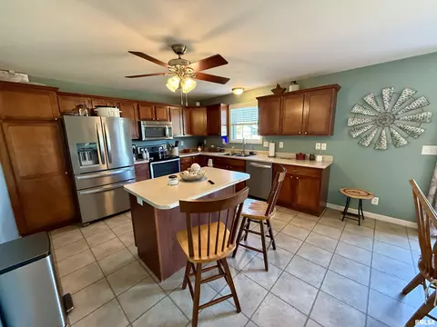 Kitchen - 1601 Greenview Dr, Eureka, IL 61530 photo 1 of 3