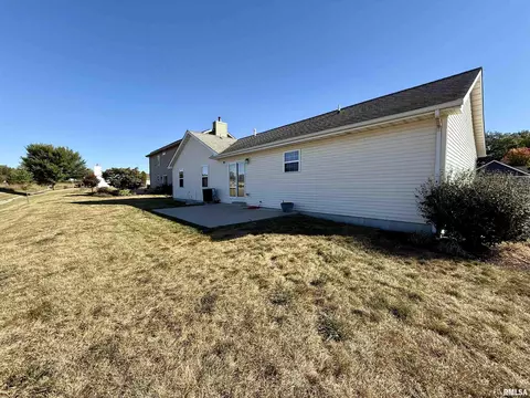 Exterior - 1601 Greenview Dr, Eureka, IL 61530 photo 1 of 1