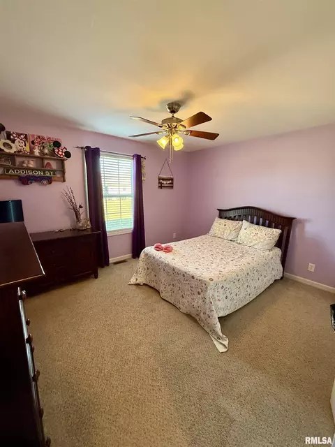Bedroom - 1601 Greenview Dr, Eureka, IL 61530 photo 5 of 9