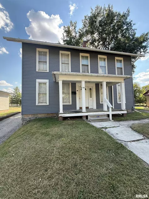 423 W Calhoun St, Macomb, IL 61455