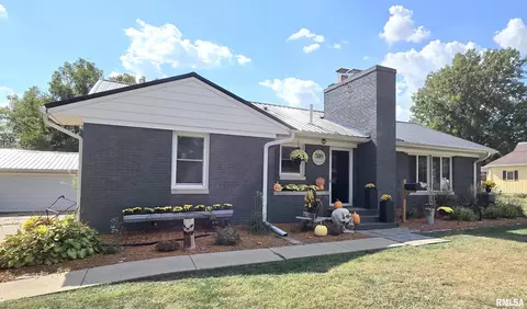 308 Galesburg Rd, Knoxville, IL 61448