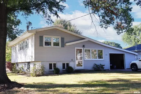 1000 W Taylor Ln, Bartonville, IL 61607
